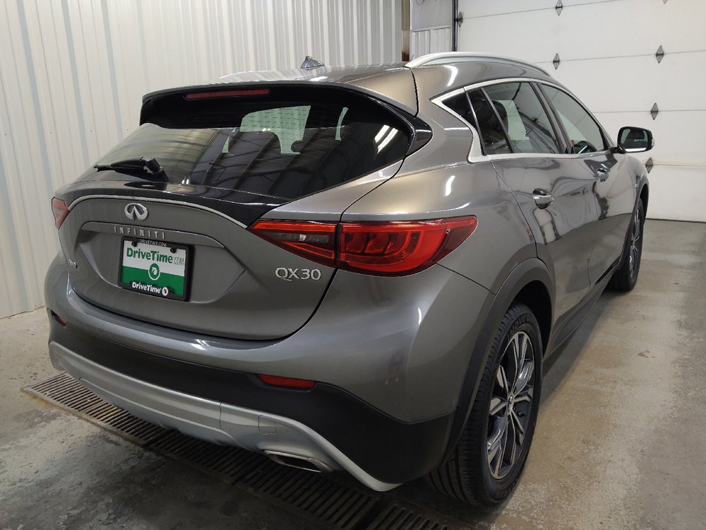 Used 2018 INFINITI QX30 AWD image 9