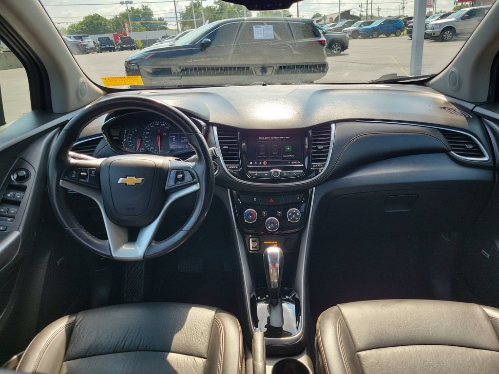 Used 2020 Chevrolet Trax Premier FWD image 12