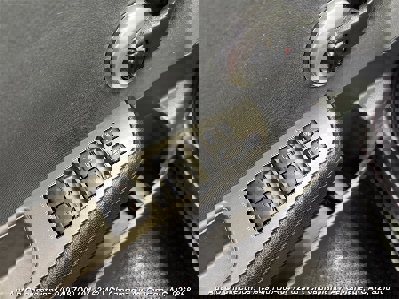 Used 2012 Nissan Versa 1.8 S w/ Special Edition Pkg image 19