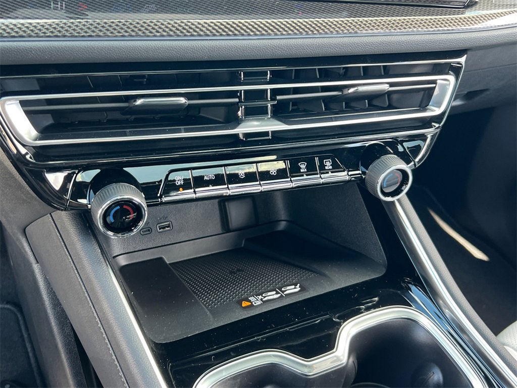 New 2026 Chevrolet Traverse High Country image 23