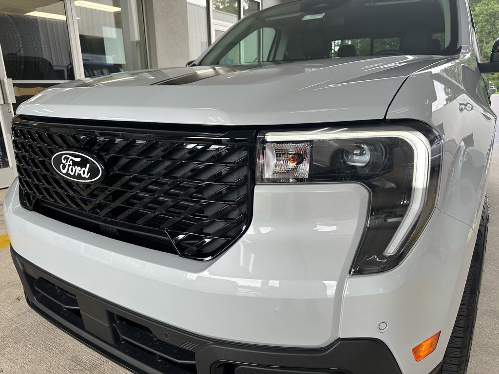 New 2025 Ford Maverick Lariat w/ Black Appearance Package