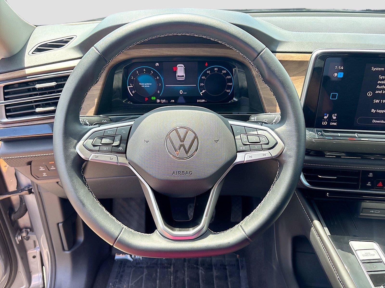 Used 2025 Volkswagen Atlas SE FWD image 11