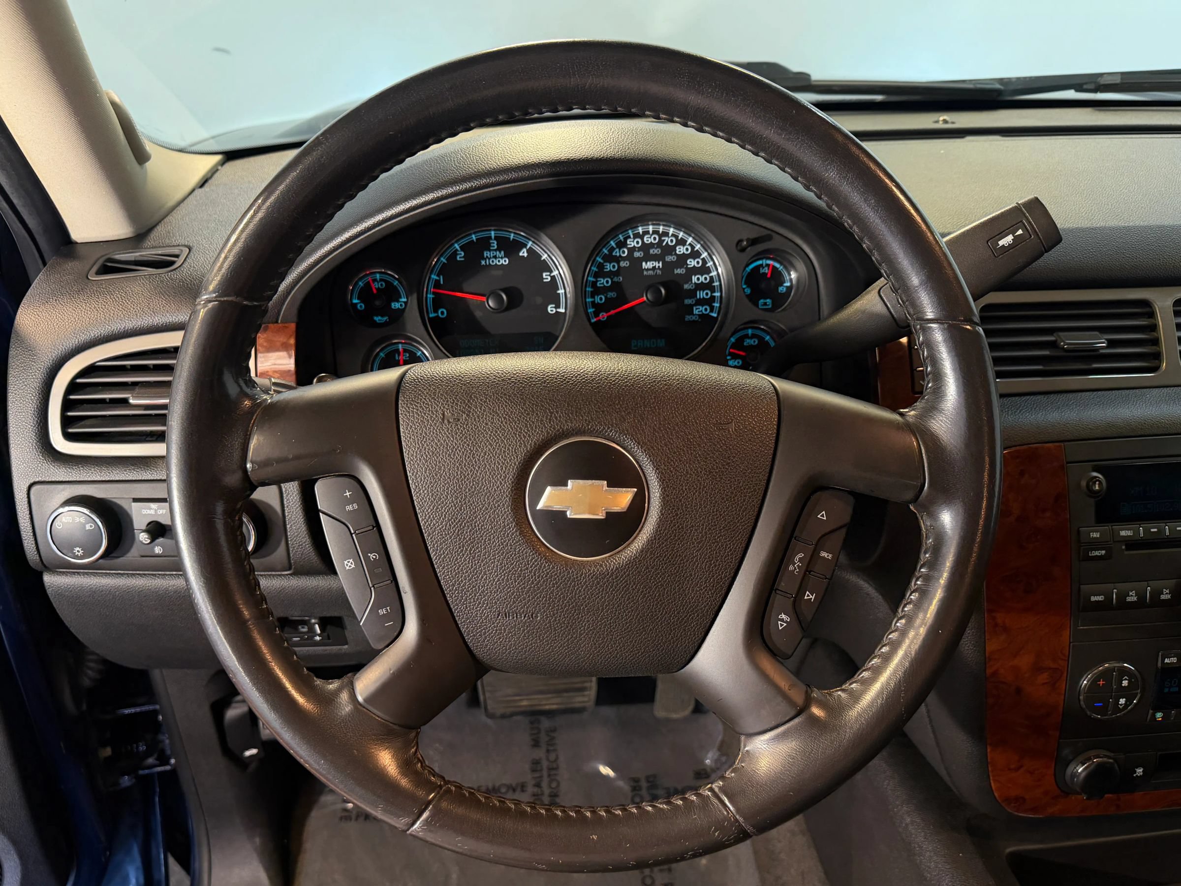 Used 2009 Chevrolet Tahoe LT AWD/4WD image 16