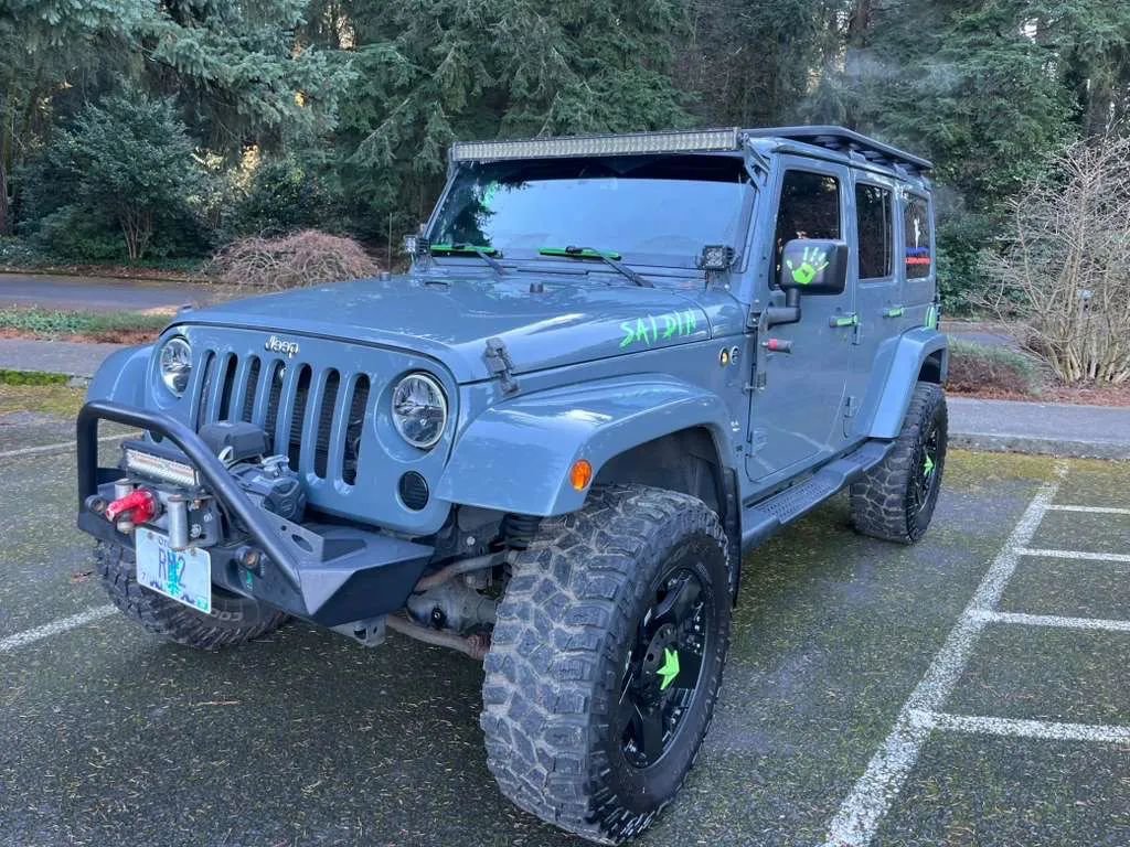 Used 2014 Jeep Wrangler Unlimited Sahara w/ Max Tow Package image 2