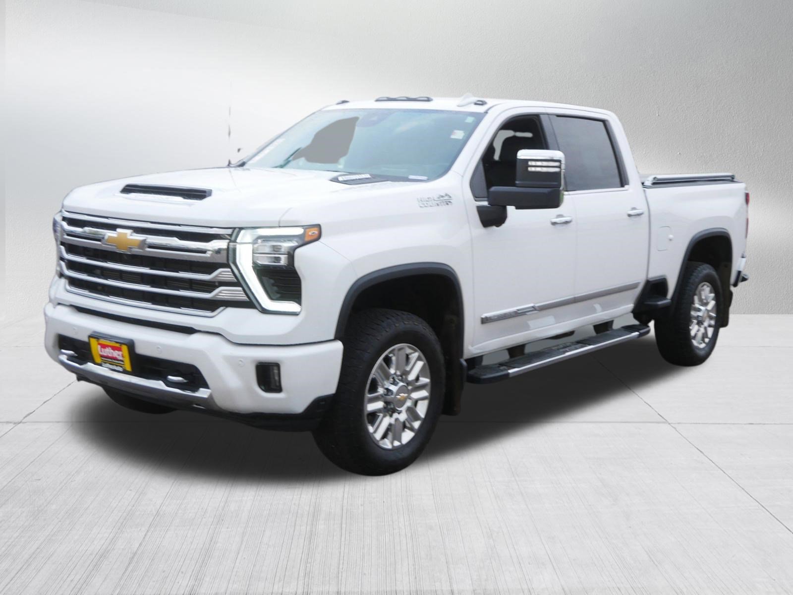 Used 2025 Chevrolet Silverado 3500 High Country w/ Technology Package AWD/4WD image 3