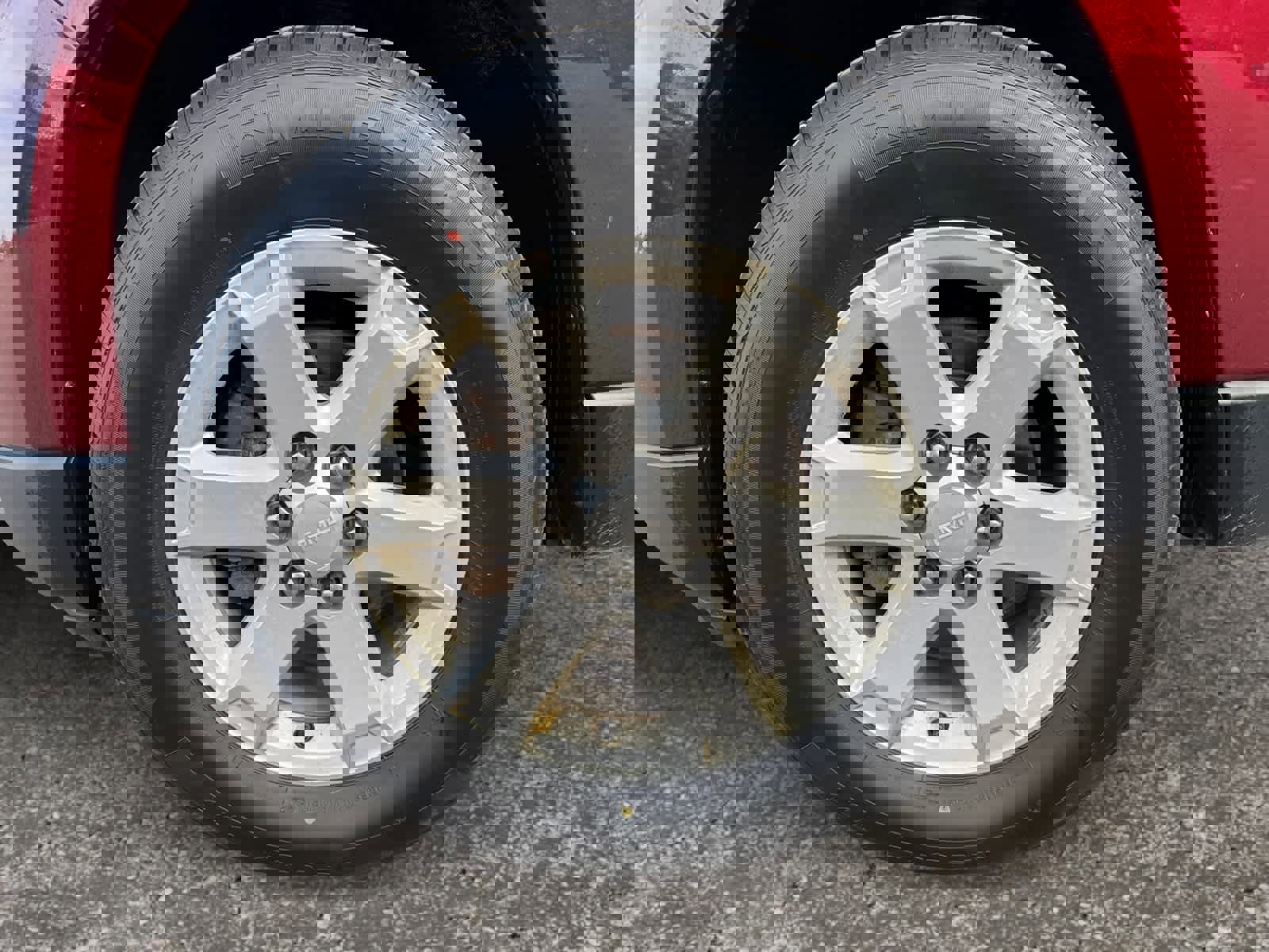 Used 2016 GMC Acadia SLE image 13