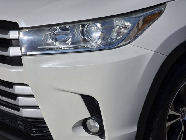 Used 2019 Toyota Highlander Plus FWD image 6