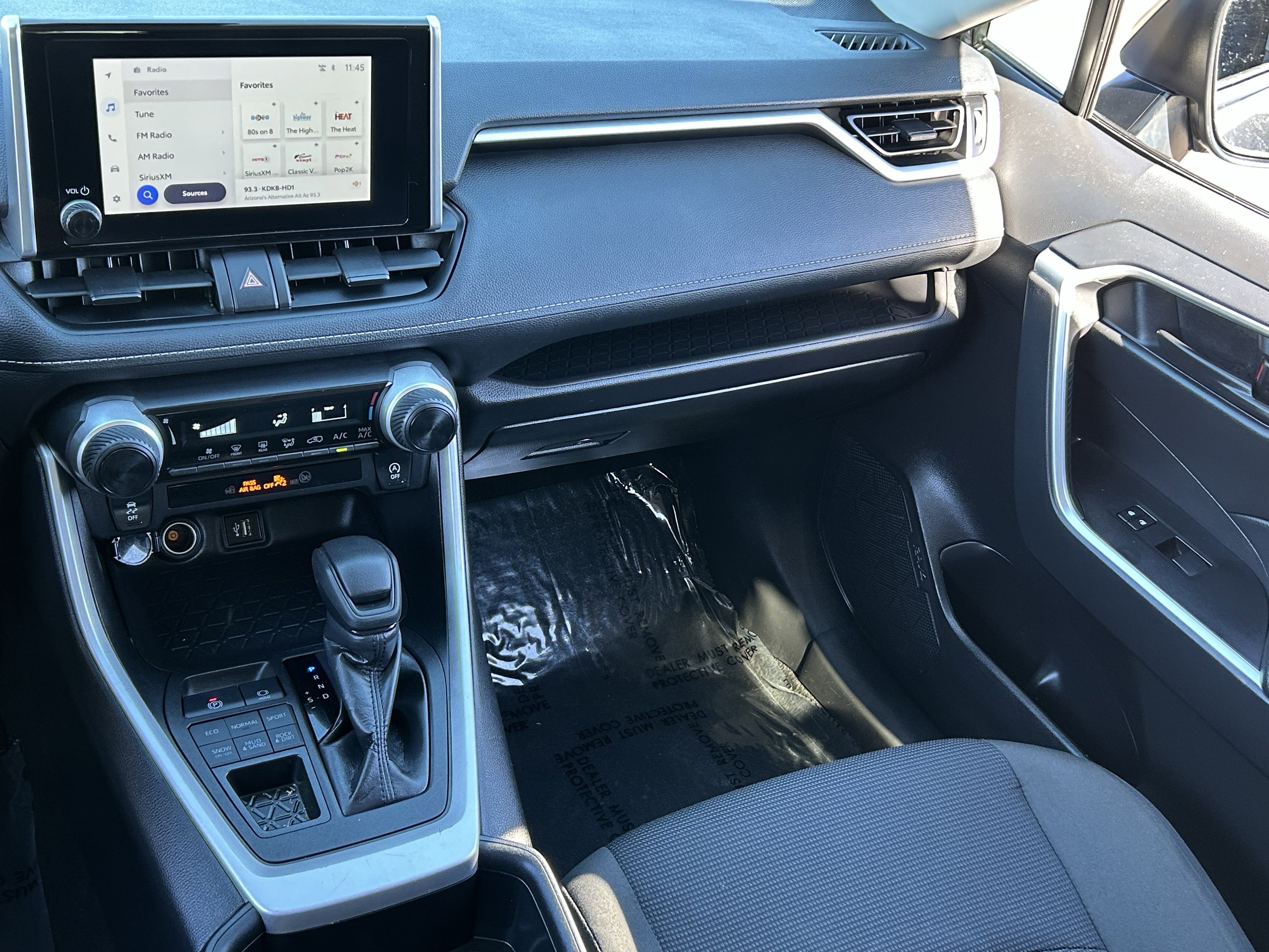 Used 2024 Toyota RAV4 LE image 15