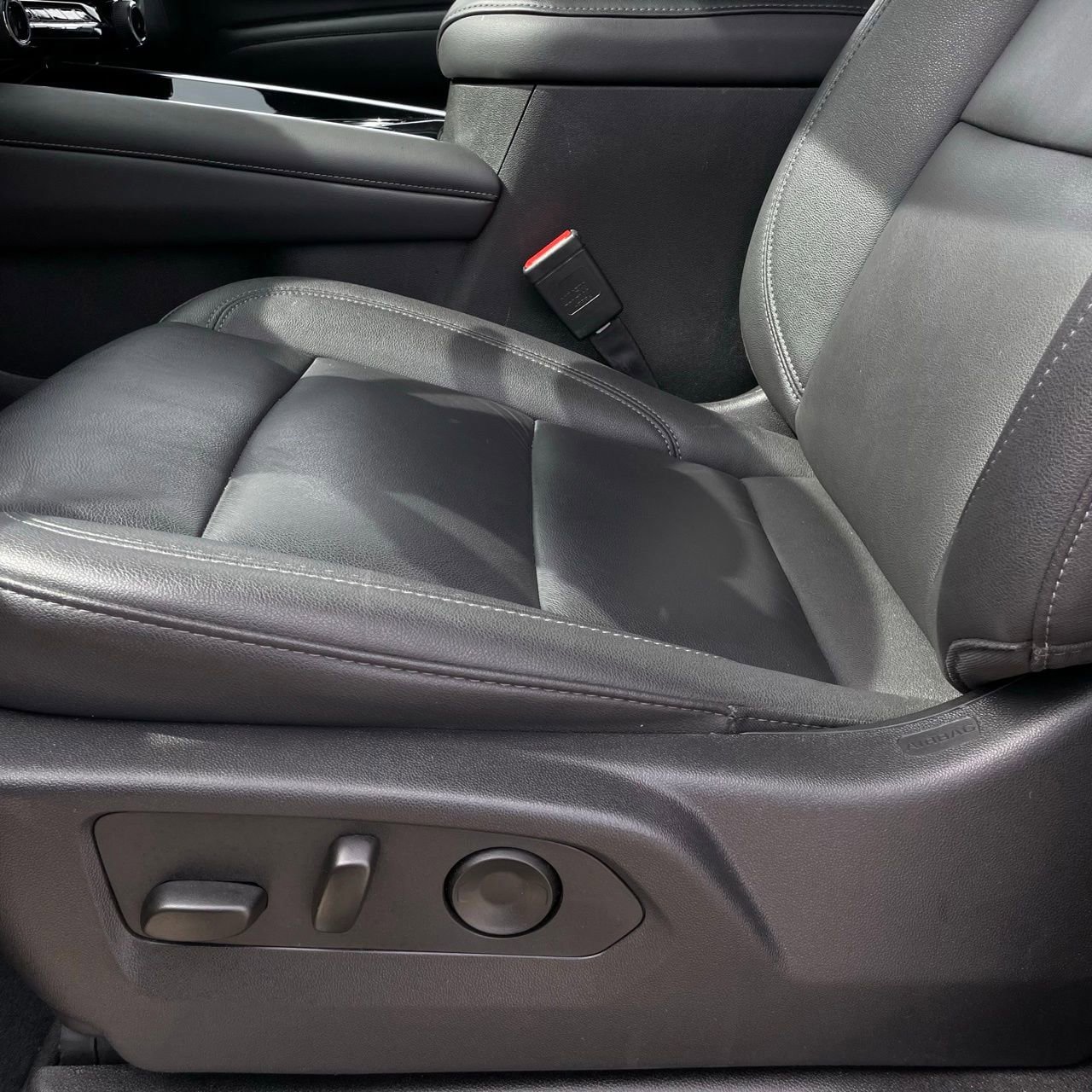 Certified 2025 Chevrolet Tahoe LT image 21