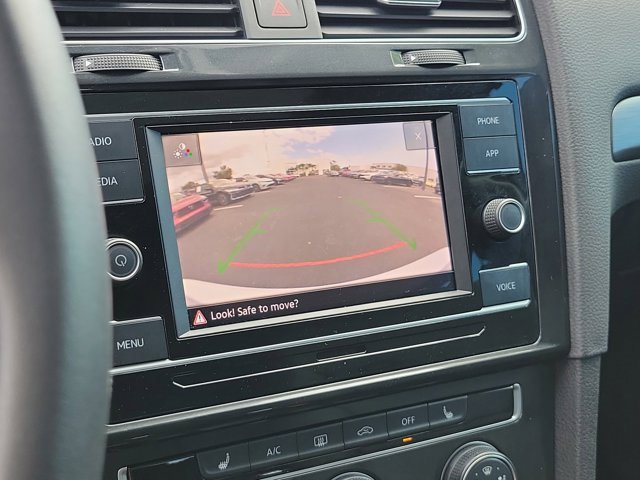 Used 2021 Volkswagen Golf 4-Door image 26