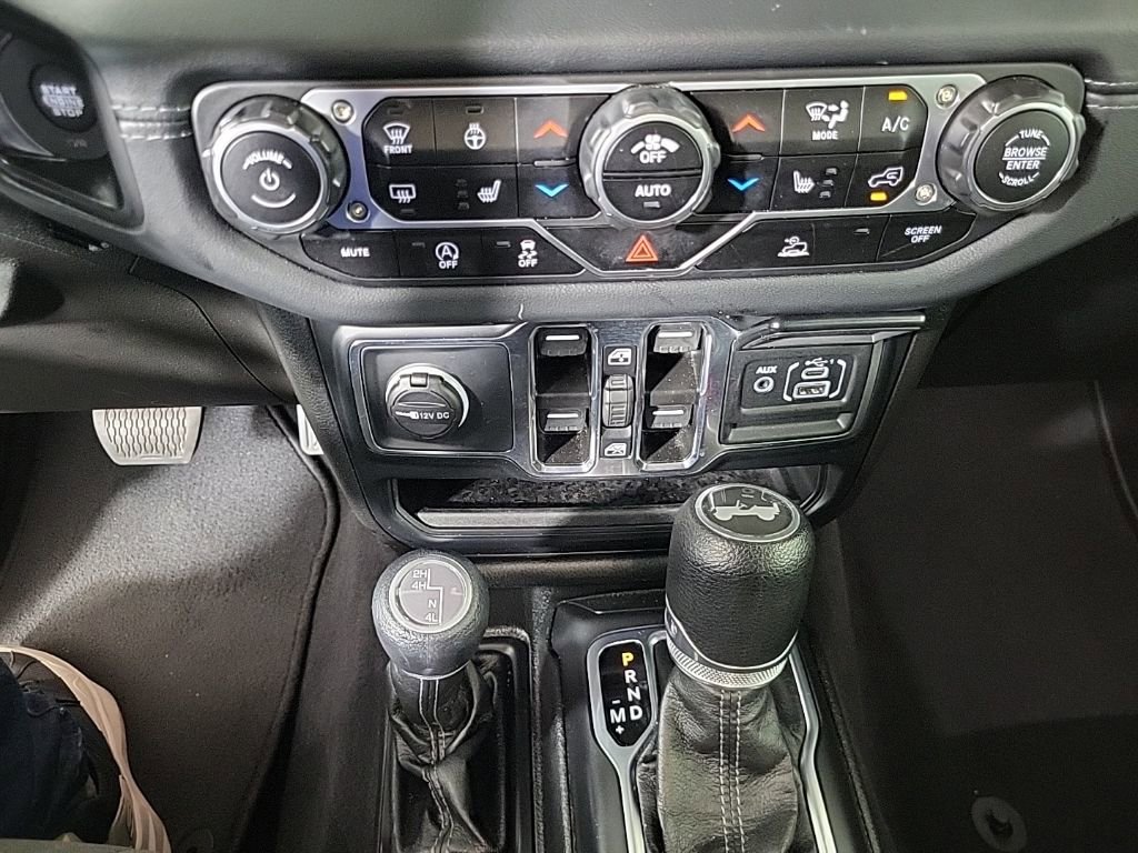 Used 2024 Jeep Wrangler Sahara image 15