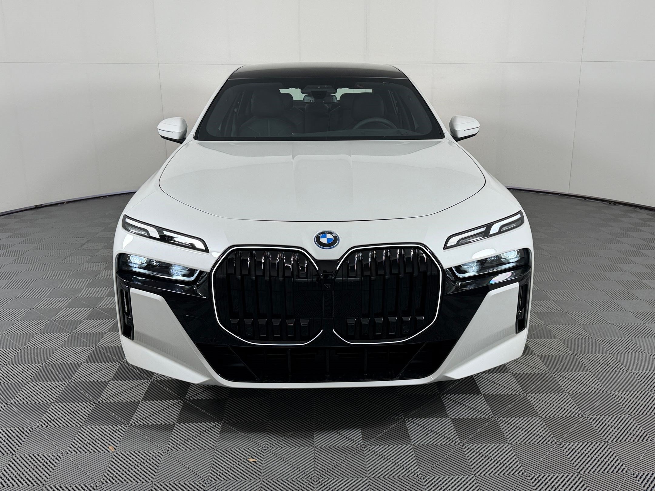 Used 2026 BMW i7 xDrive60 AWD/4WD image 6