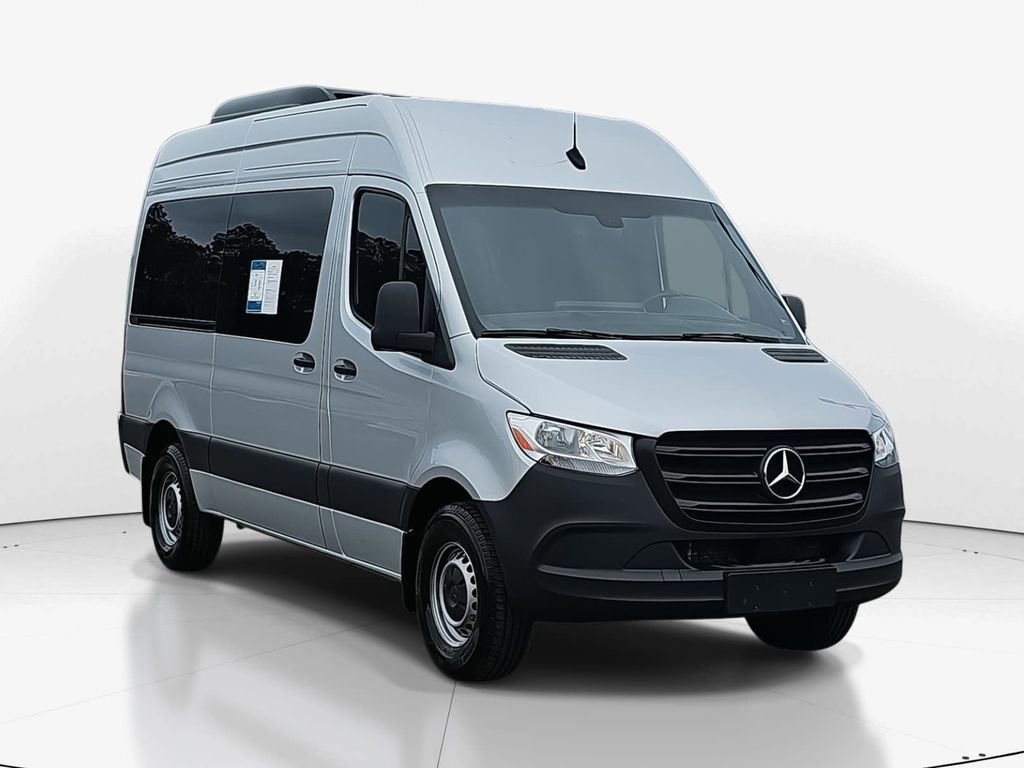 Used 2024 Mercedes-Benz Sprinter 2500 image 2