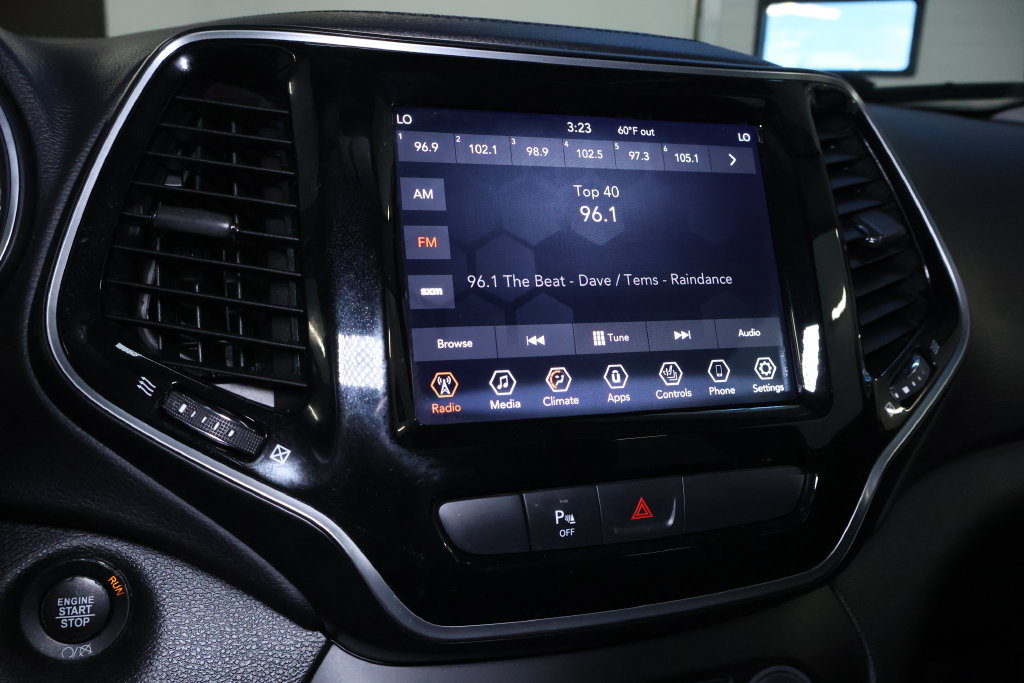 Used 2019 Jeep Cherokee Limited AWD/4WD image 29