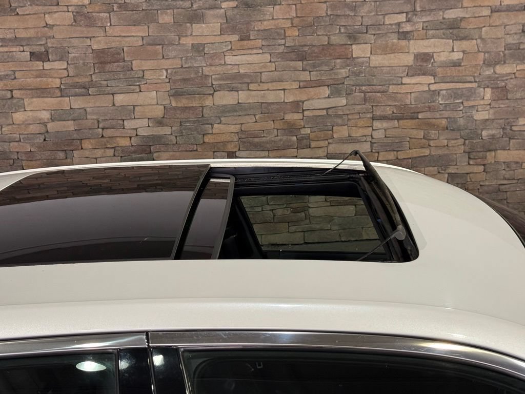 Used 2011 Chrysler 300 C w/ Sound Group RWD image 2