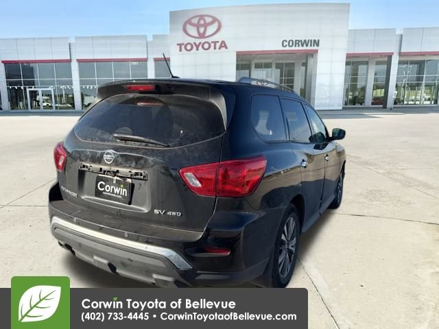 Used 2017 Nissan Pathfinder SV image 3