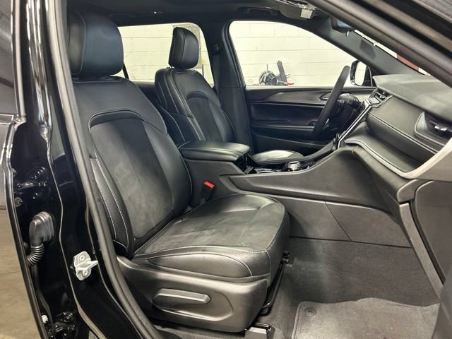 Used 2023 Jeep Grand Cherokee L Laredo AWD/4WD image 12