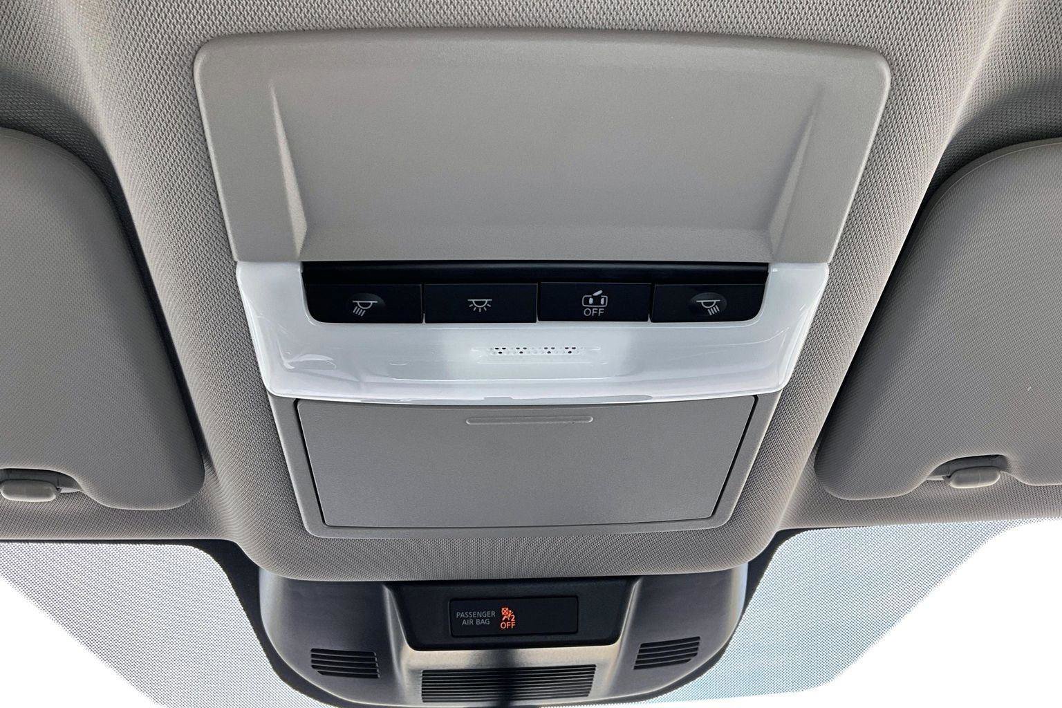 Used 2023 Nissan Rogue S image 34