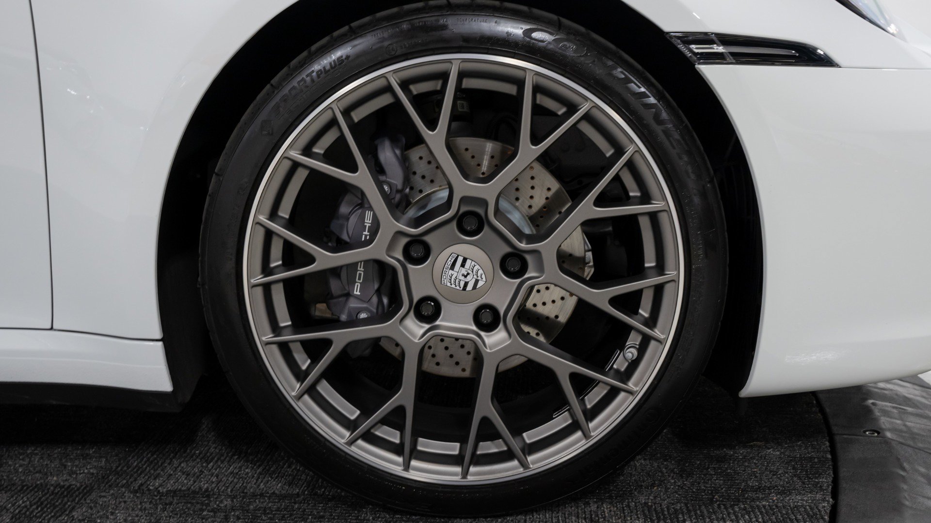 Used 2022 Porsche 911 Carrera image 40