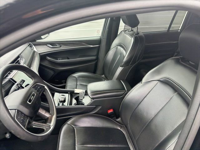 Certified 2024 Jeep Grand Cherokee L Limited w/ Luxury Tech Group II image 10