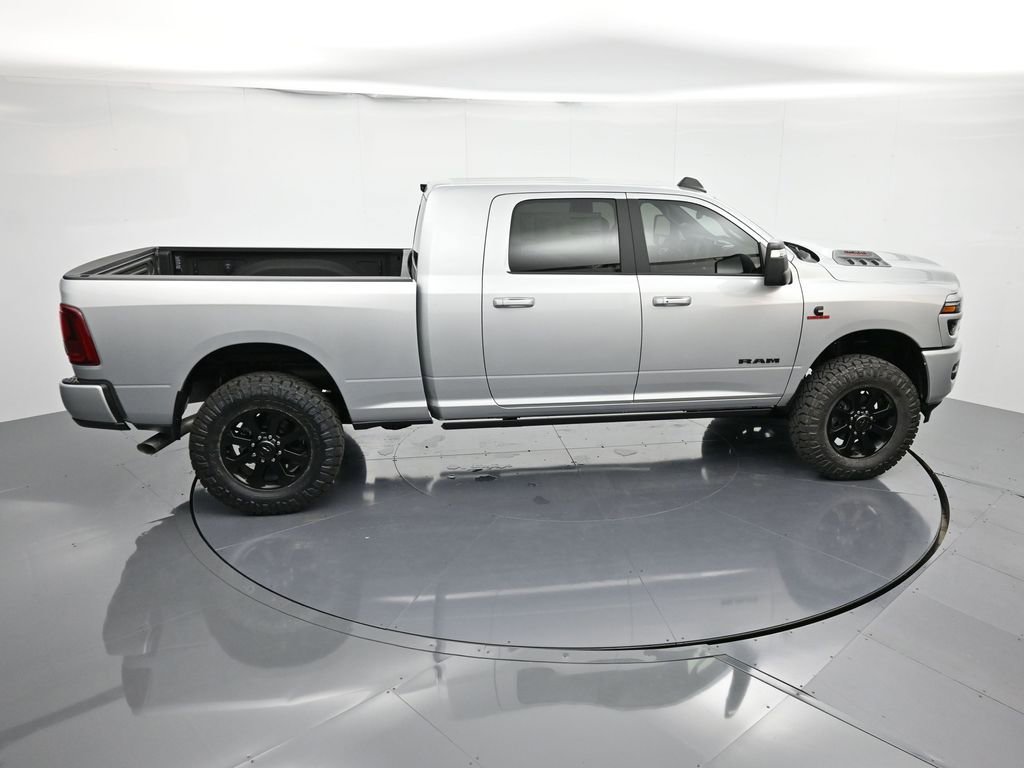 New 2026 RAM 2500 Laramie AWD/4WD image 13