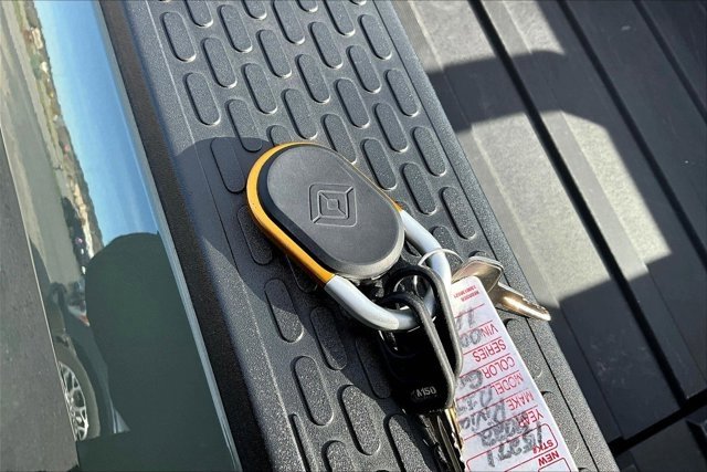 Used 2022 Rivian R1T Launch Edition image 32