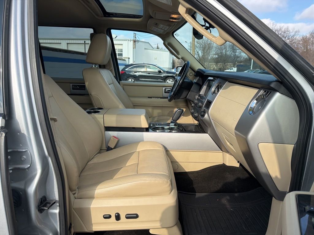 Used 2016 Ford Expedition Limited w/ Equipment Group 301A image 27