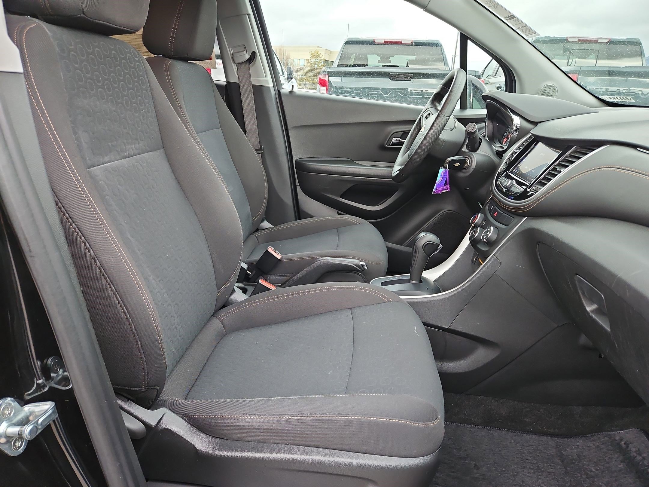 Used 2022 Chevrolet Trax LS w/ Tint and Cruise Package AWD/4WD image 30
