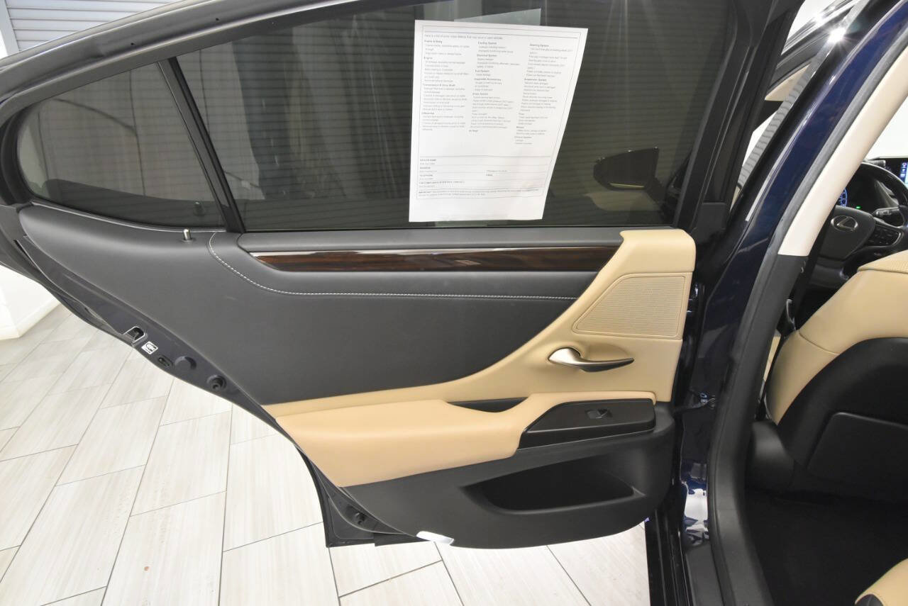 Used 2019 Lexus ES 300h w/ Premium Package image 18