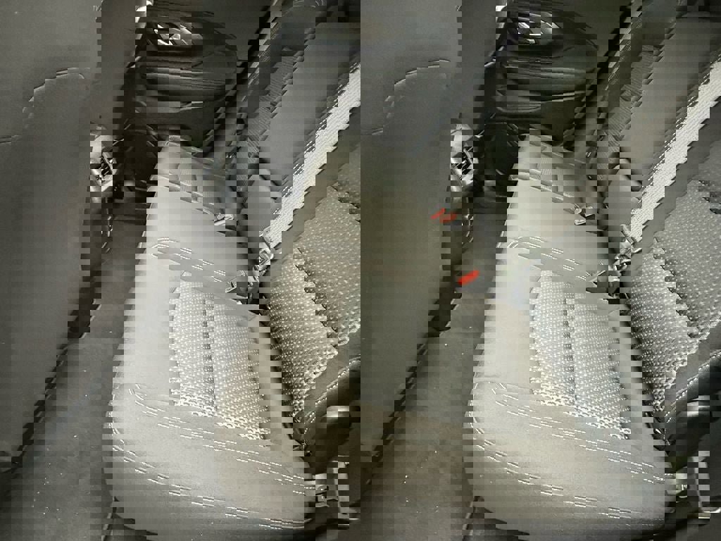 Used 2023 GMC Terrain SLE image 12