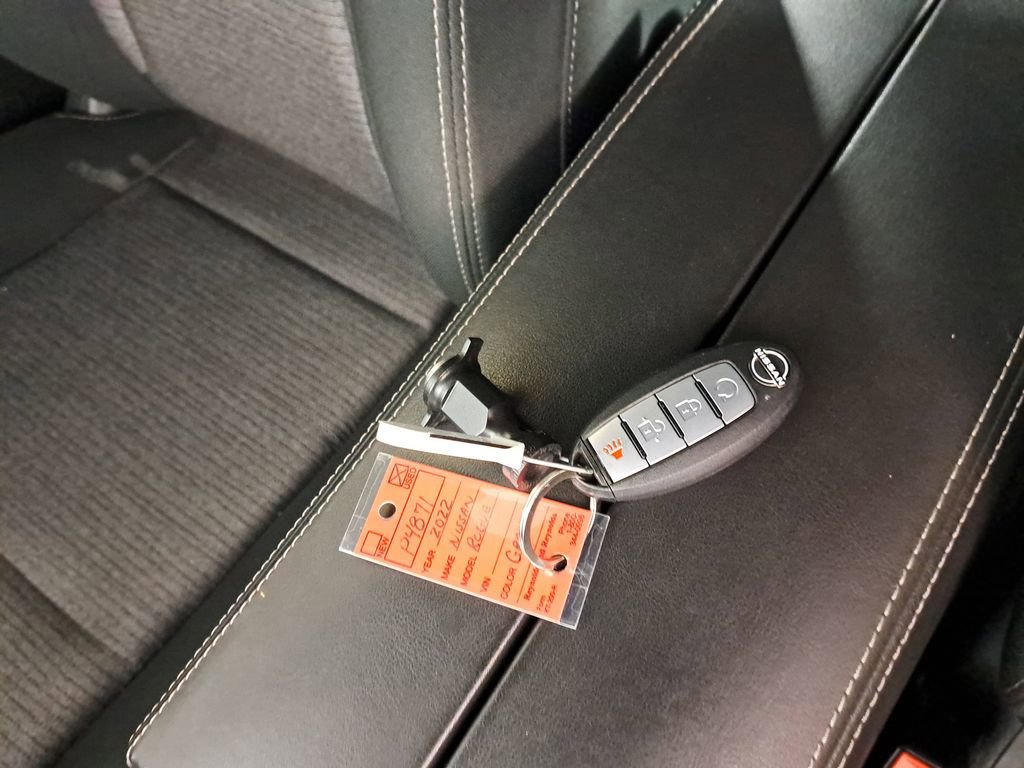 Used 2022 Nissan Rogue SV image 27