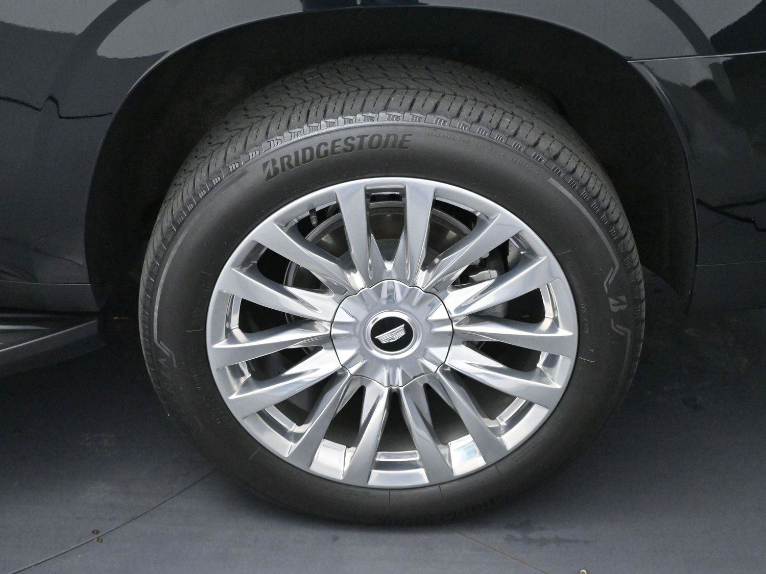 Certified 2024 Cadillac Escalade ESV Premium Luxury image 33