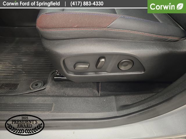 Used 2025 Chevrolet Equinox RS w/ Safety and Technology Package AWD/4WD image 34