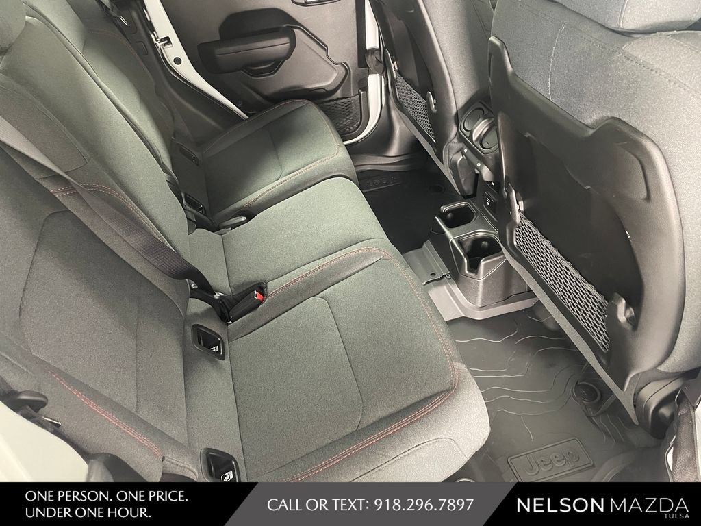 Used 2025 Jeep Gladiator Rubicon AWD/4WD image 33