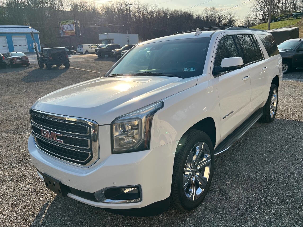 Used 2016 GMC Yukon XL SLE w/ HD Trailering Package image 2