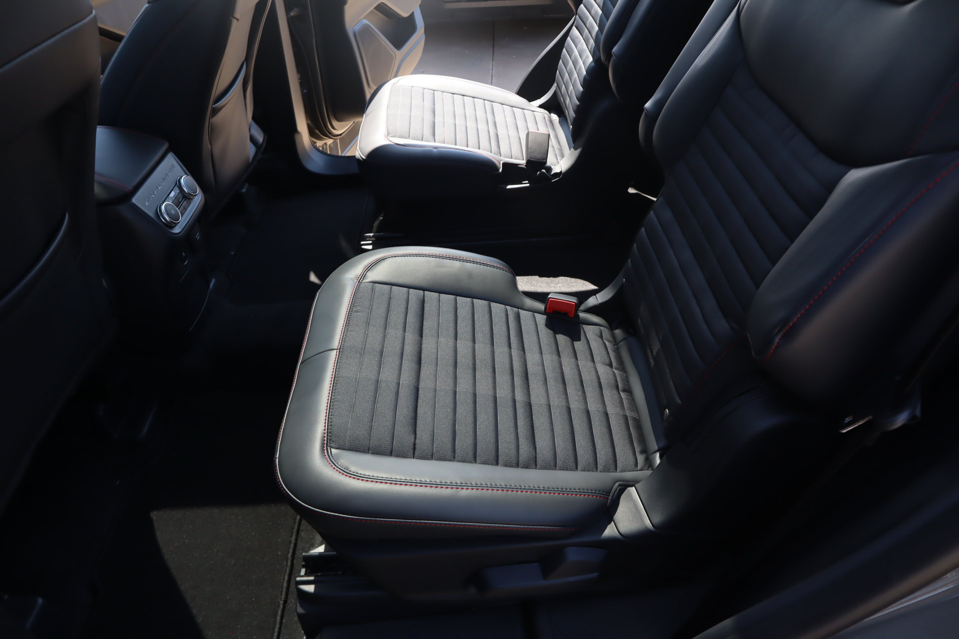 New 2026 Ford Explorer ST-Line w/ ST-Line Street Pack AWD/4WD image 13