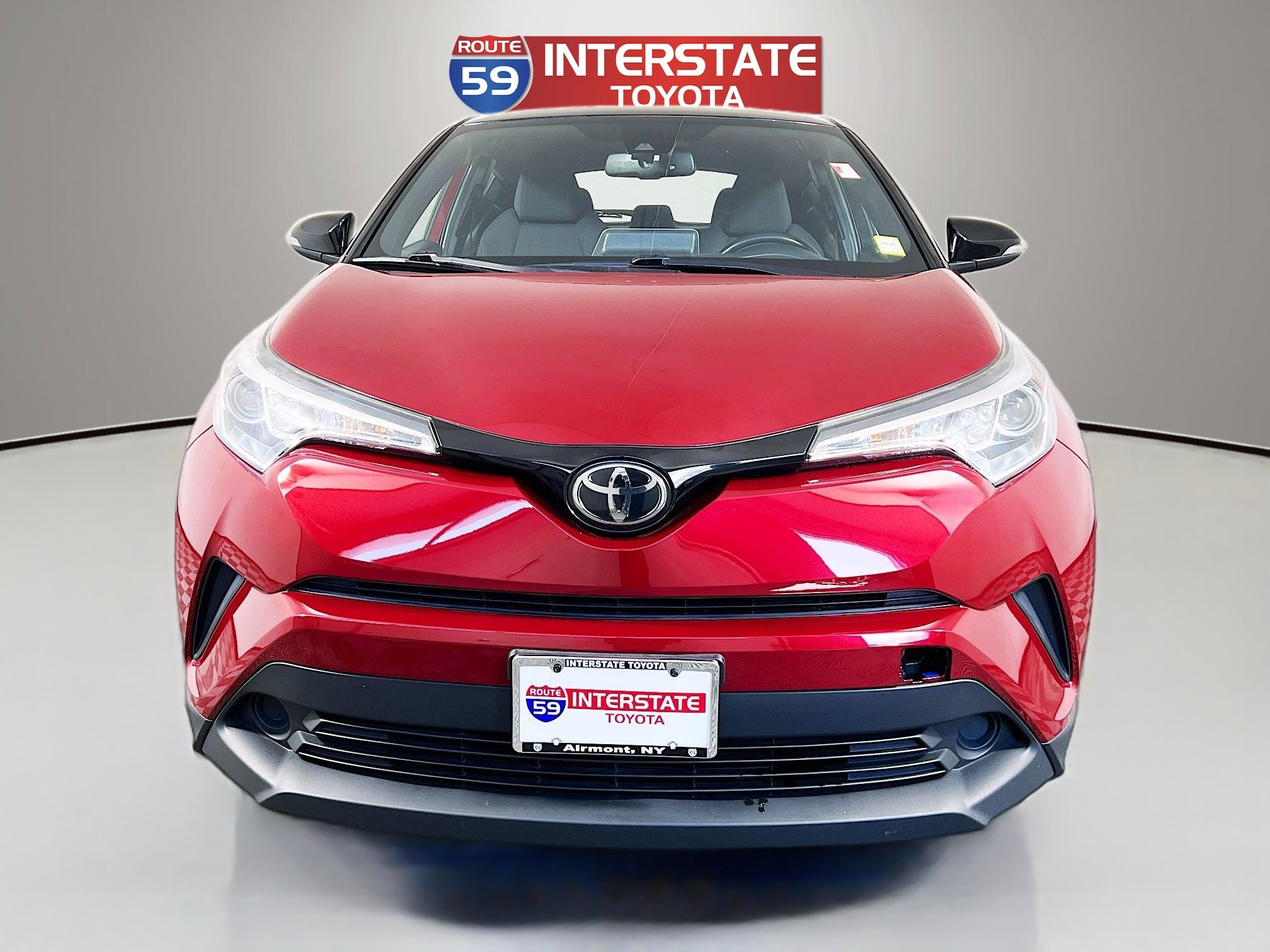 Used 2019 Toyota C-HR XLE FWD image 2