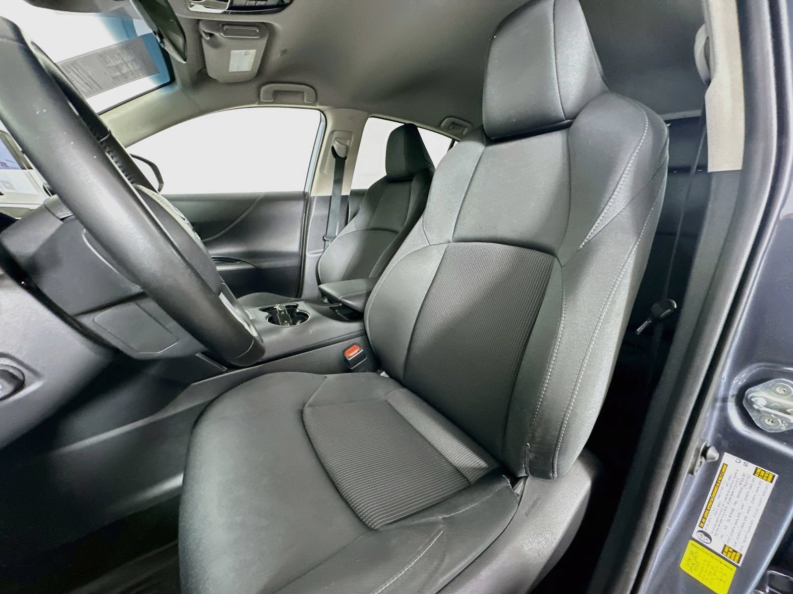 Used 2024 Toyota Venza LE AWD/4WD image 21