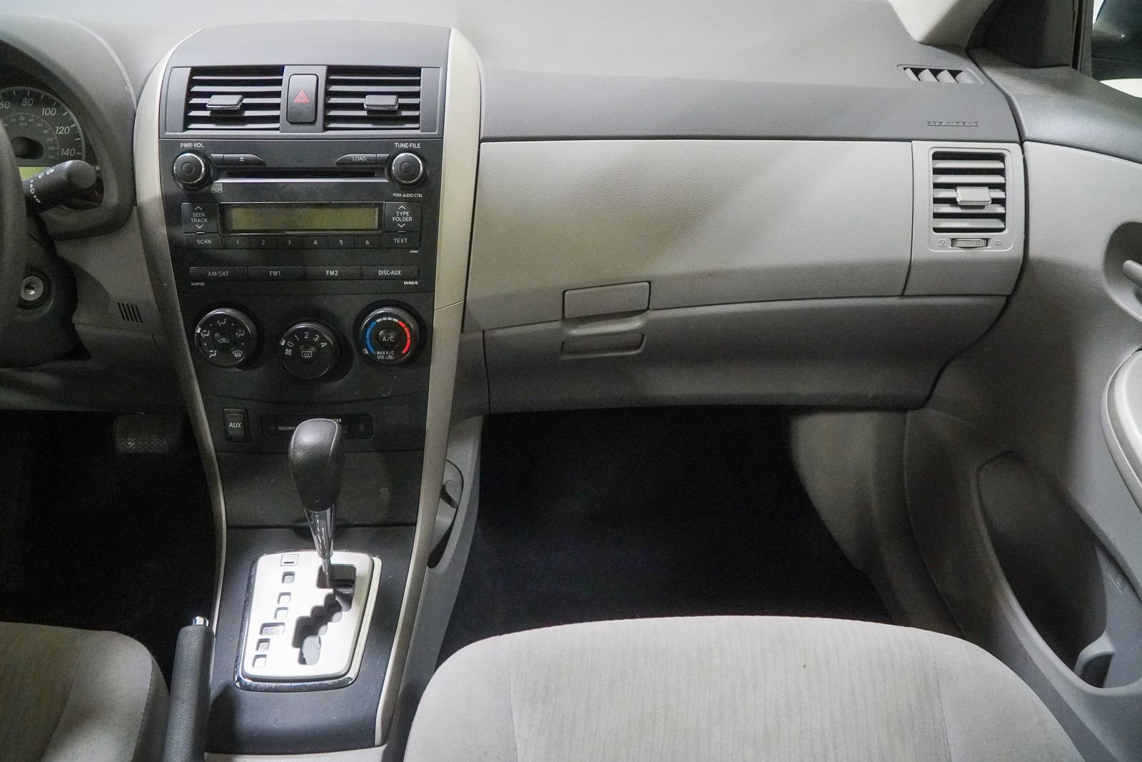 Used 2010 Toyota Corolla LE image 29