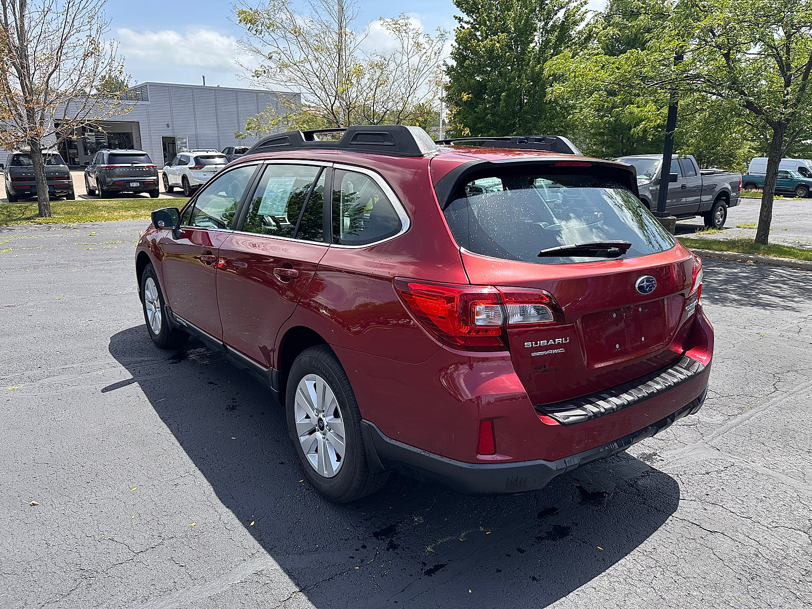 Used 2017 Subaru Outback 2.5i AWD/4WD image 5