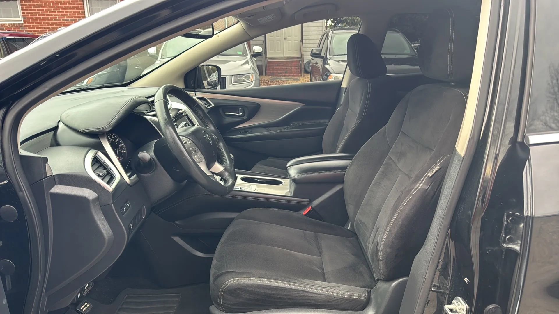 Used 2018 Nissan Murano SV image 10