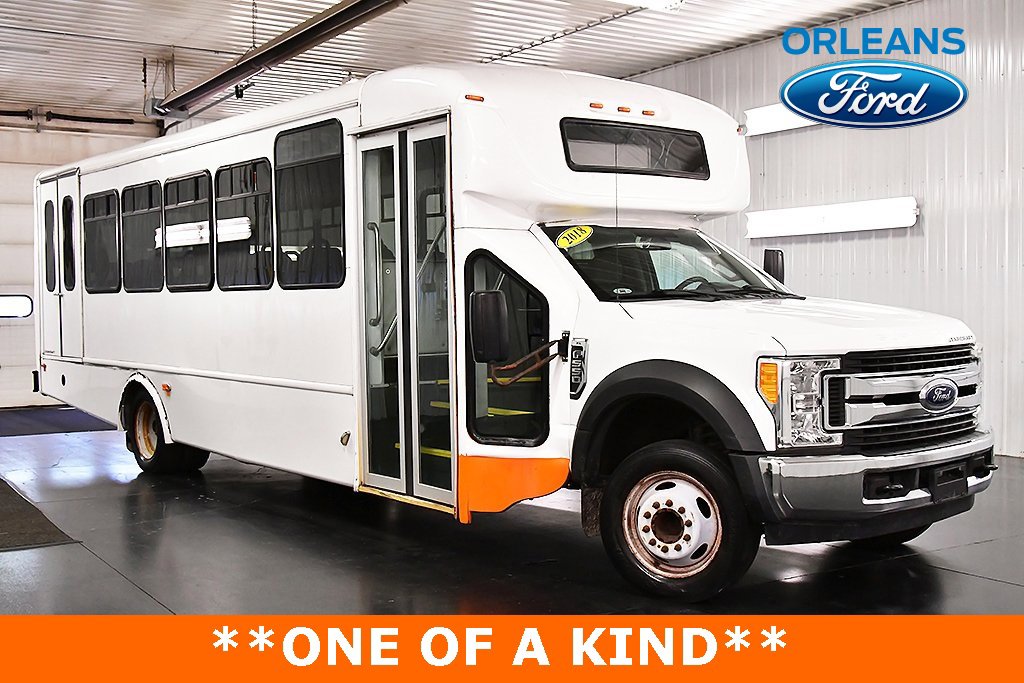 Used 2017 Ford F550 2WD Regular Cab Super Duty image 1