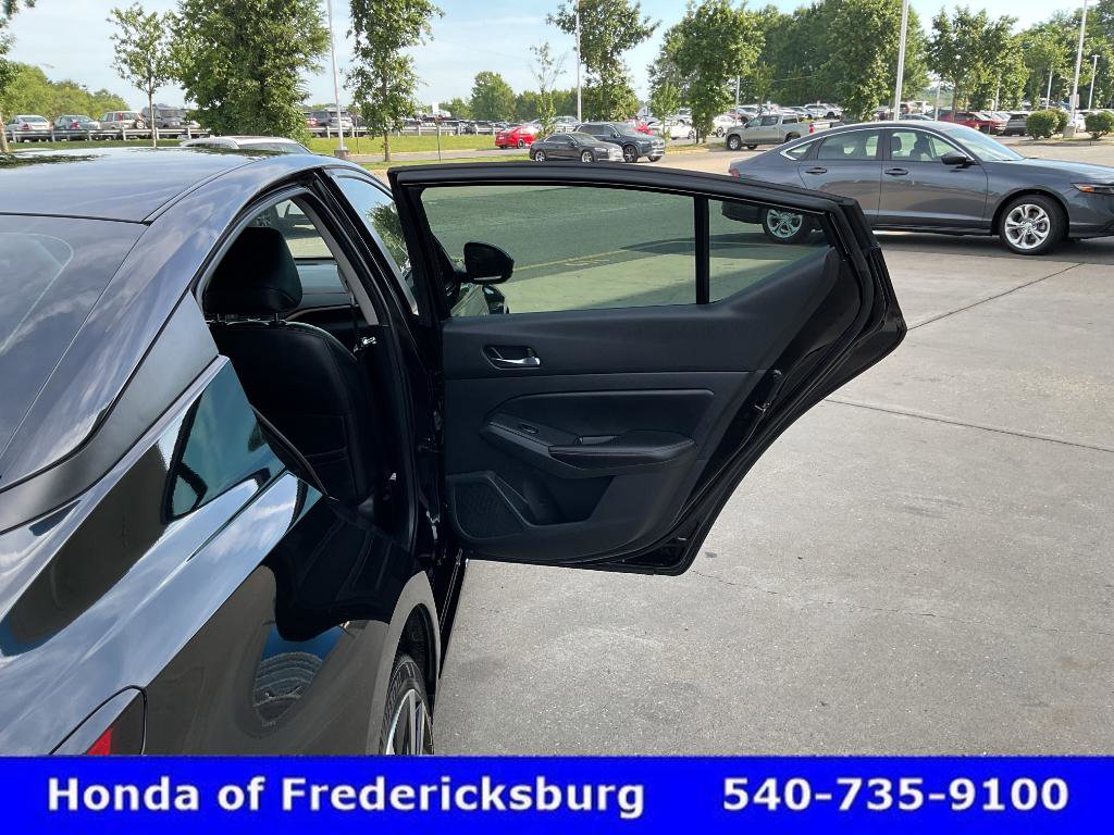 Used 2021 Nissan Altima 2.5 SR w/ SR Premium Package AWD/4WD image 17