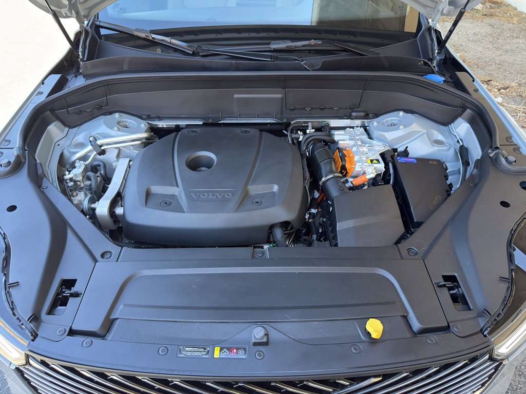 New 2026 Volvo XC90 T8 Plus w/ Protection Package Premier image 32