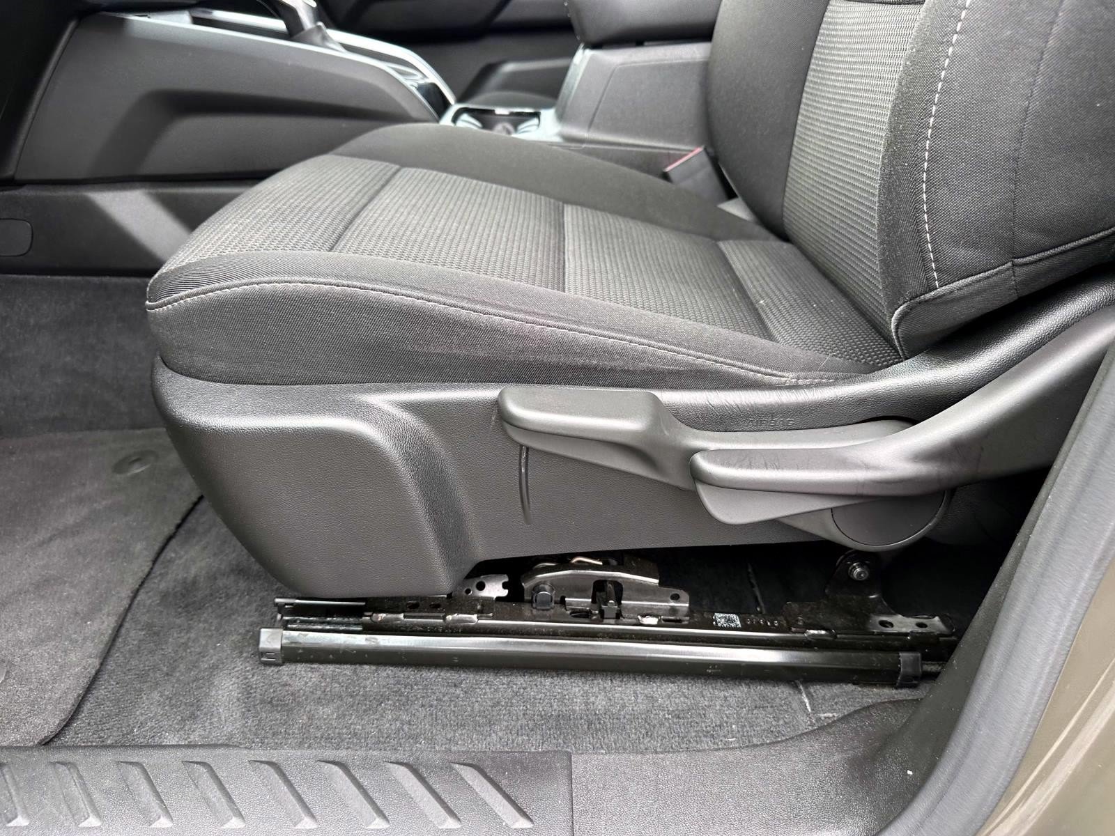 Used 2023 Chevrolet Colorado LT RWD image 10