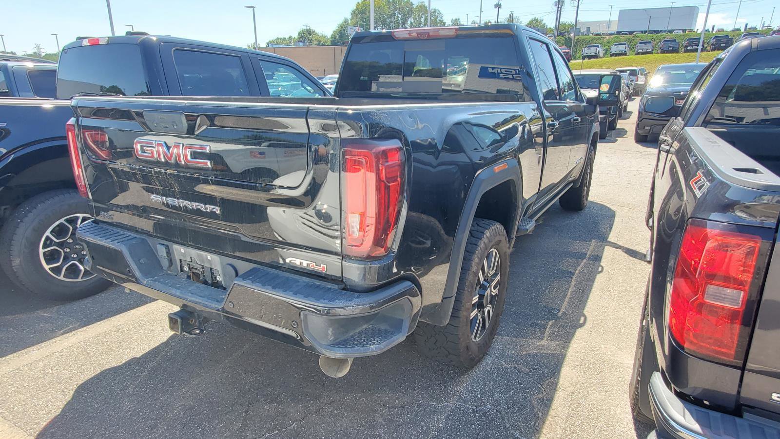 Used 2023 GMC Sierra 3500 AT4 w/ AT4 Premium Plus Package image 9