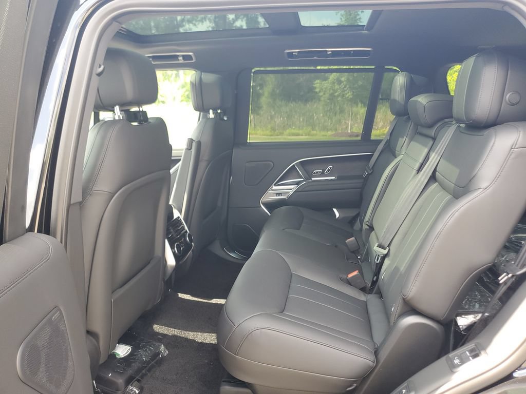 New 2026 Land Rover Range Rover Long Wheelbase SE AWD/4WD image 22
