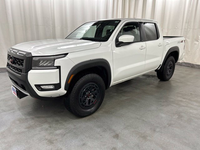 Used 2026 Nissan Frontier PRO-4X AWD/4WD image 2