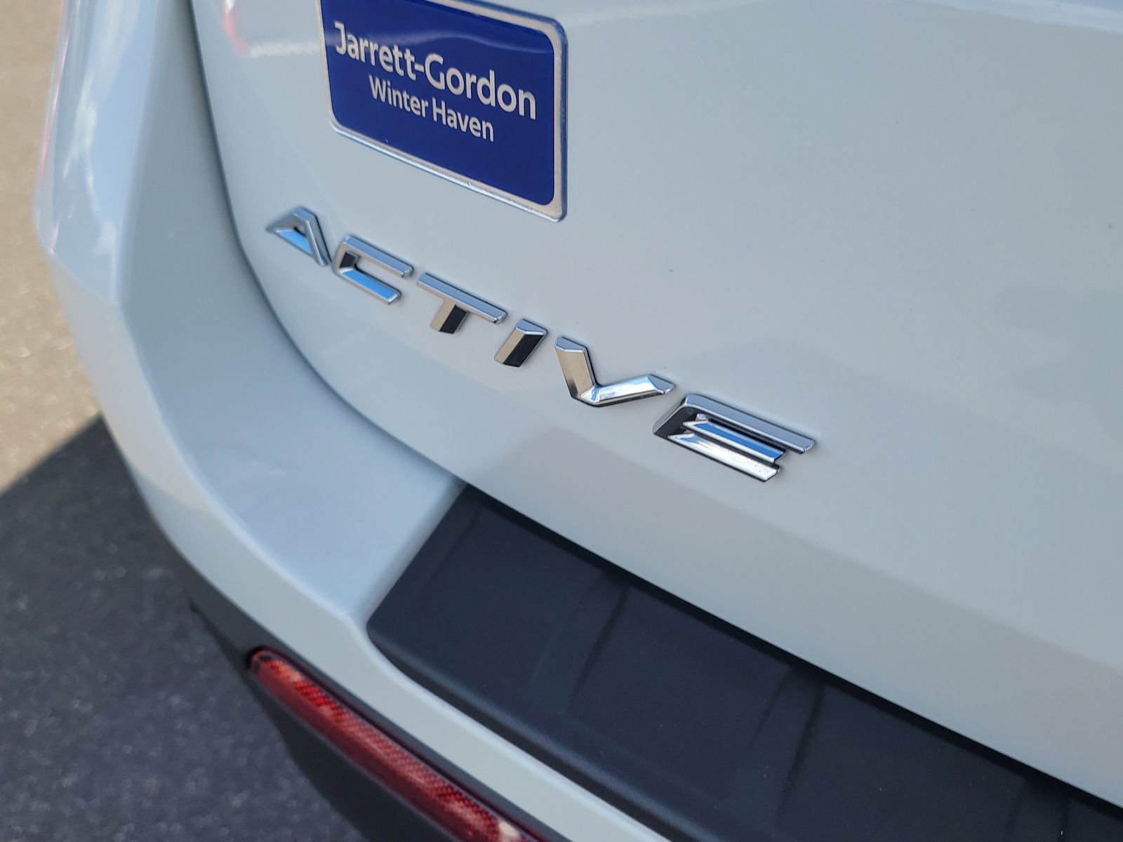 Certified 2025 Ford Explorer Active RWD image 6