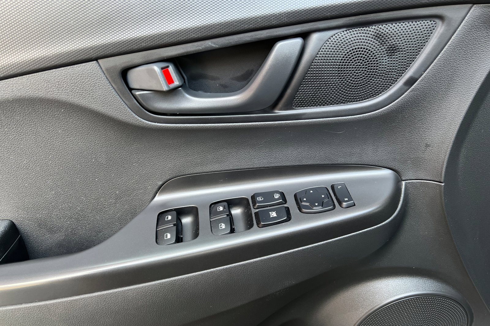 Used 2021 Hyundai Kona SEL w/ Cargo Package image 12